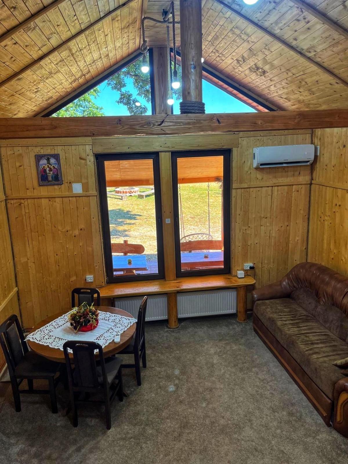 Vila Casuta Din Stejari-Transalpina Novaci-Străini Exteriér fotografie